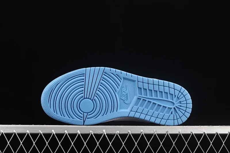 All categories Air Jordan Jordan series basketball shoes Air Jordan 1 Mid Different versions Air Jordan 1 Mid SE AJ1 Joe 1 black and white blue BQ6472-102